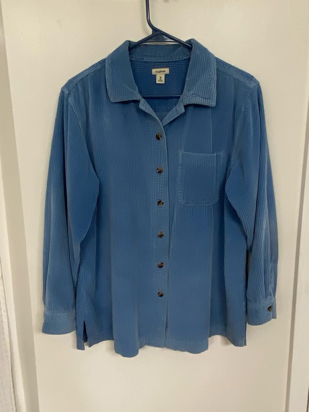 LL Bean Women’s Blue Textured Cotton Button Down Shirt Medium Regular